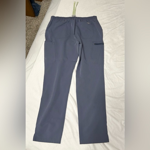 FIGS scrubs, Women’s size medium - Picture 4 of 6